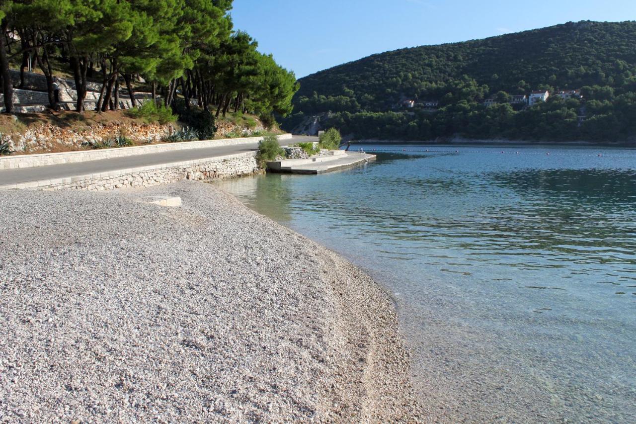 Apartments By The Sea Pucisca, Brac - 770 Экстерьер фото